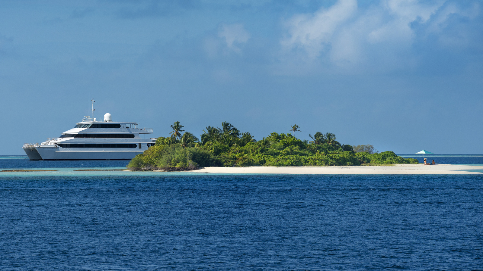 Four Seasons Explorer, Five star luxury yacht / cruise, Four Seasons Resort Maldives at Kuda Huraa