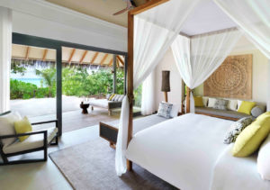 Beach Villa Bedroom, Vakkaru Maldives