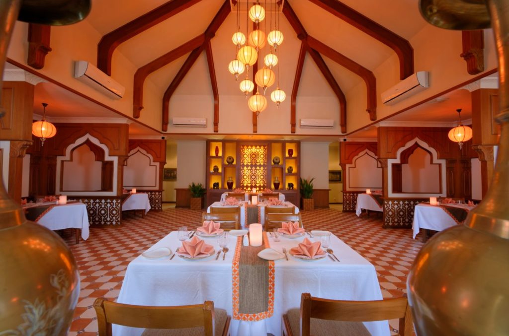Kurumba Maldives - Facilities - Restaurant - Mahal